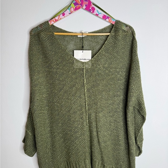 LA MIEL Sweaters - NWT | LA MIEL | Women's Olive Green V-Neck Sweater | Size M/L